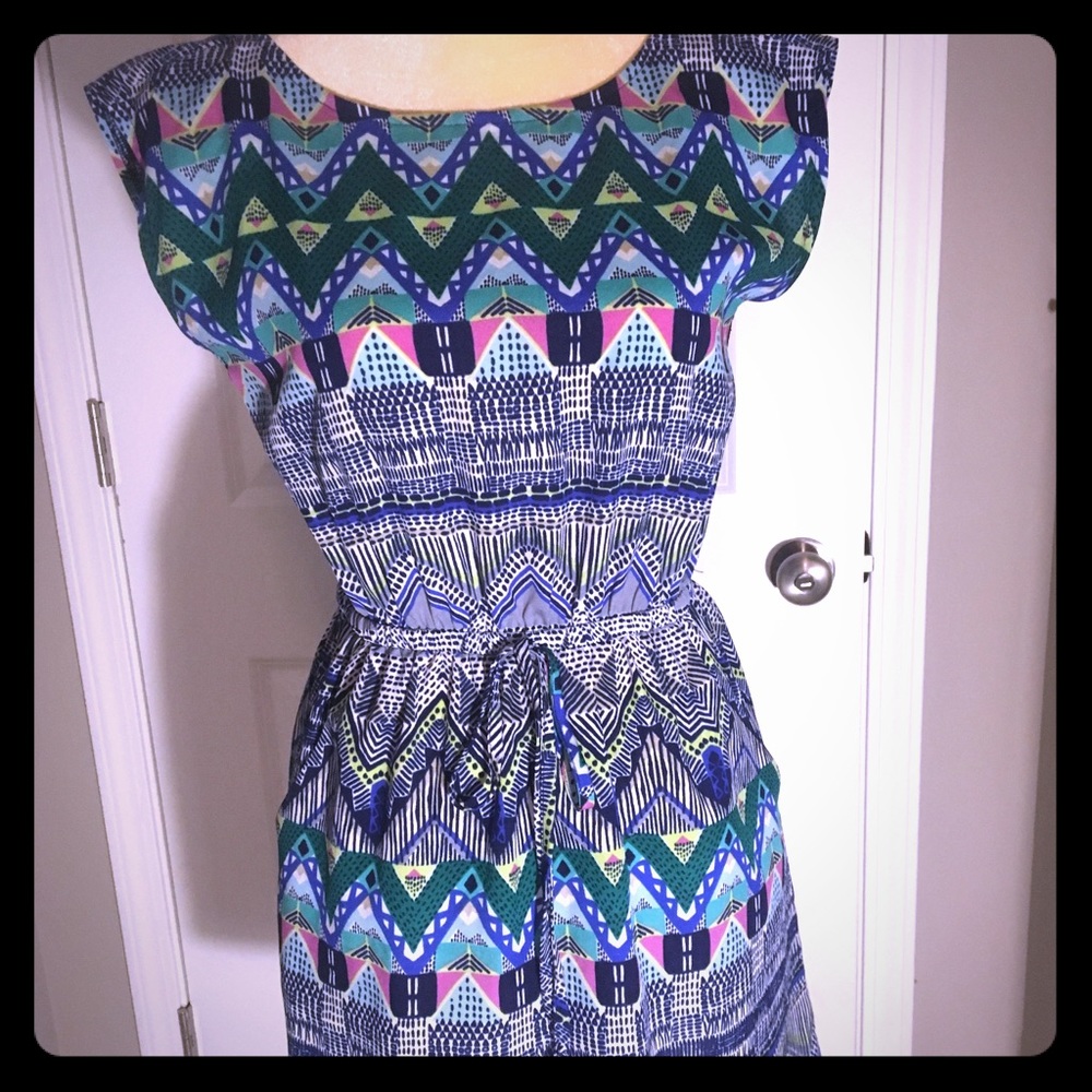Aztec style summer dress with pockets sz S